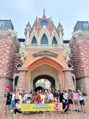 Check in tại VinWonders cùng du khách của Măng Travel