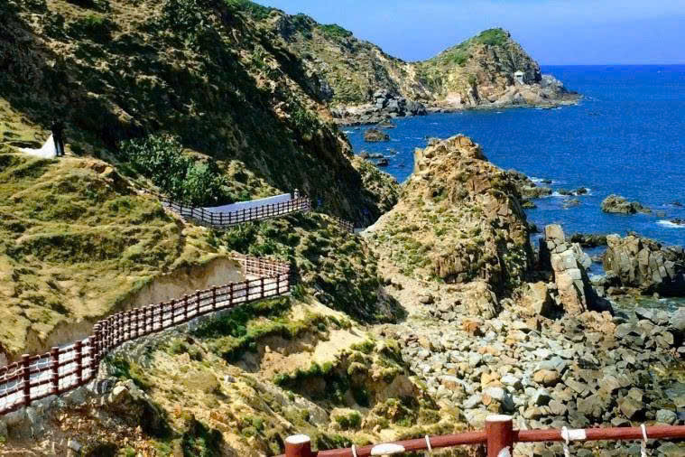 Check-in cùng con đường ven biển Eo Gió - Quy Nhơn chơi gì